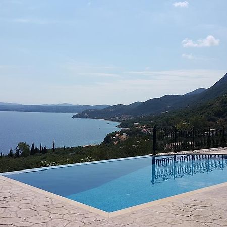 Villa Daniella Studio With Private Pool ニサキオン 部屋 写真