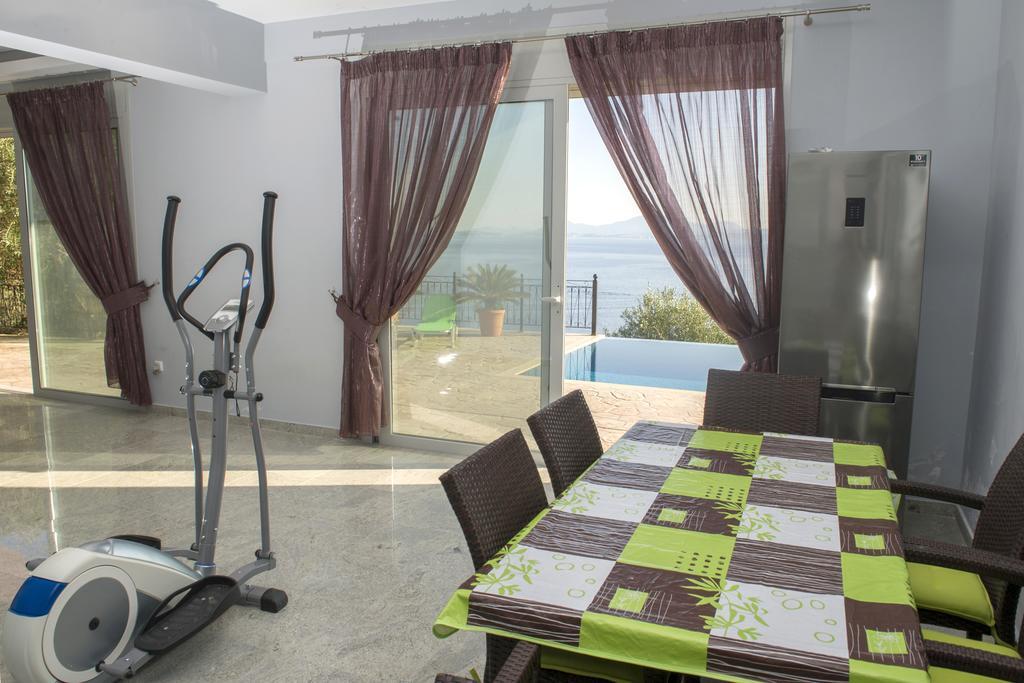 Villa Daniella Studio With Private Pool ニサキオン 部屋 写真